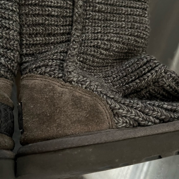 Gray knit long Ugg boots in great condition. - Picture 2 of 3